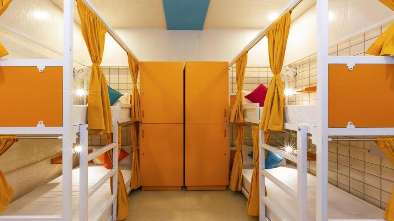 Madpackers Bunks, Rooms, & Community Hostel *